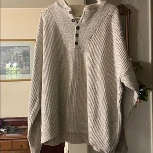 Men’s Eddie Bauer cream sweater